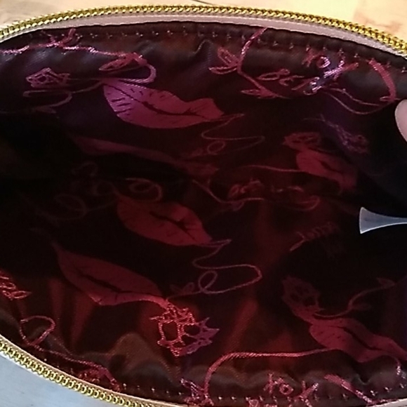 Betsy Johnson pink quilted wristlet wallet makeup - Picture 4 of 4